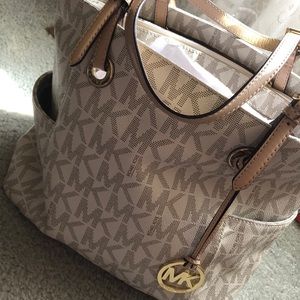 Michael Kors Jet Set Tote